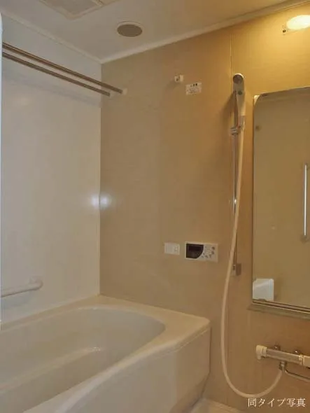 Comforia Shibaura Bauhaus - Interior - ["Bathtub", "Building", "Property"]