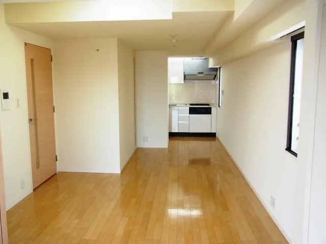 Esty Maison Oshima - Interior - ["Building", "Fixture", "Door"]