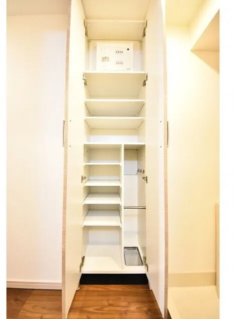 King House Sugamo - Interior - ["Wood", "Flooring", "Floor"]
