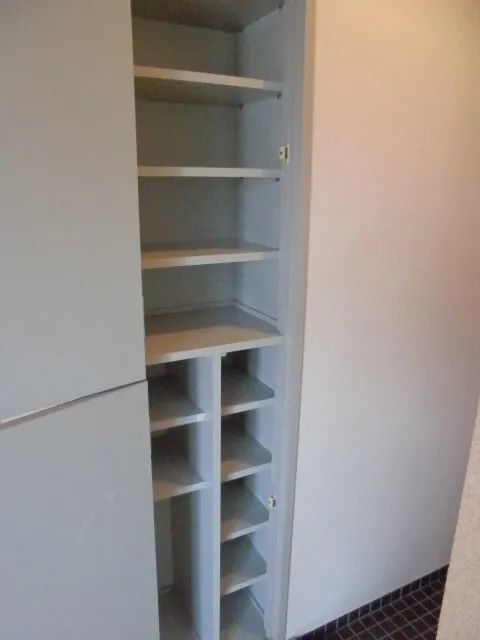 Winbell Duet Ebisu 2 - Interior - ["Wood", "Shelving", "Flooring"]