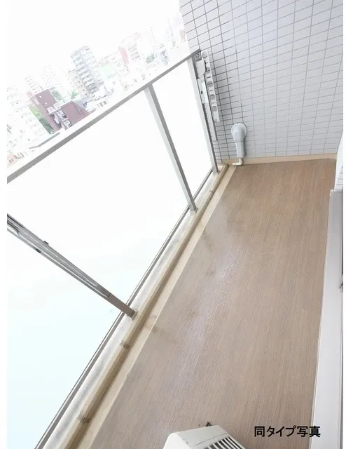Deems Komagome - Interior - ["Floor", "Flooring", "Composite material"]