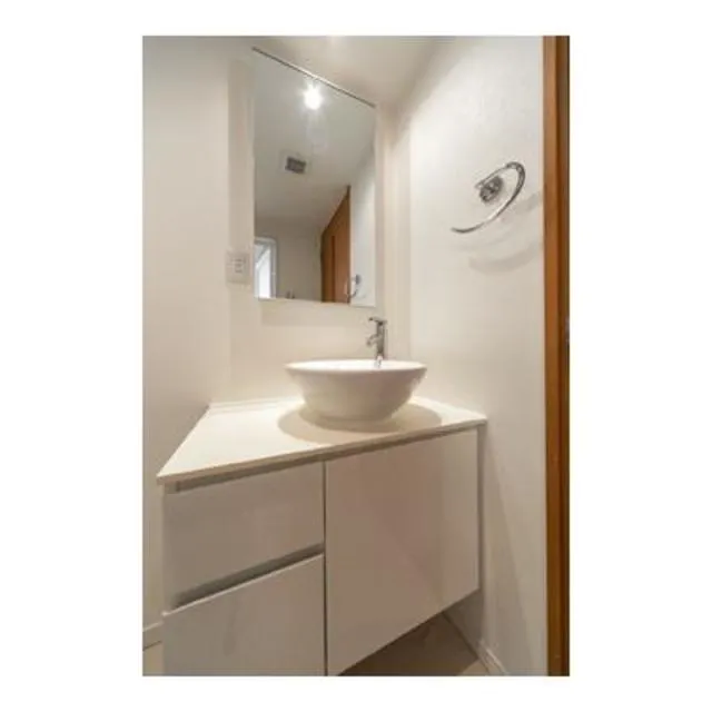 Court Luxuria Kyobashi - Interior - ["Sink", "Bathroom sink", "Property"]