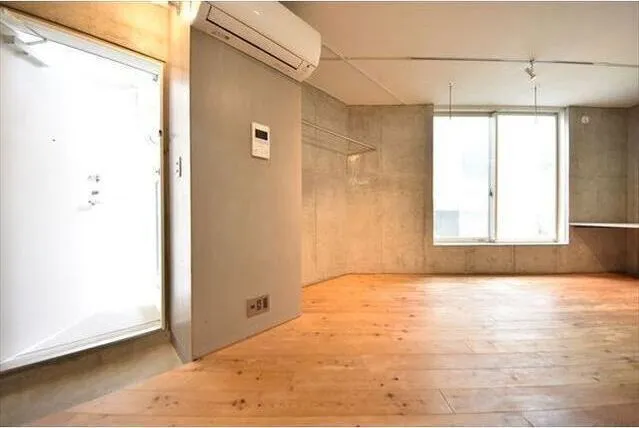 FARE Uehara Noye EAST - Interior - ["Flooring", "Floor", "Ceiling"]