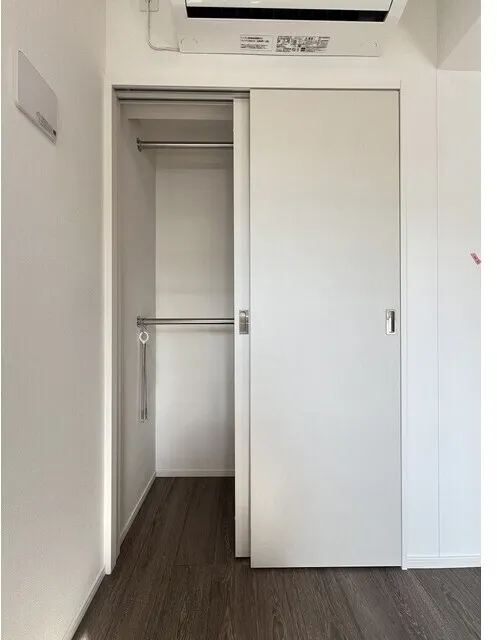 Comforia Nakakasai - Interior - ["Wood", "Flooring", "Floor"]