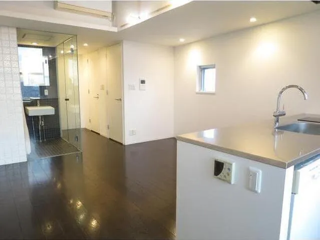Ipse Gakugei Daigaku - Interior - ["Property", "Room", "Ceiling"]