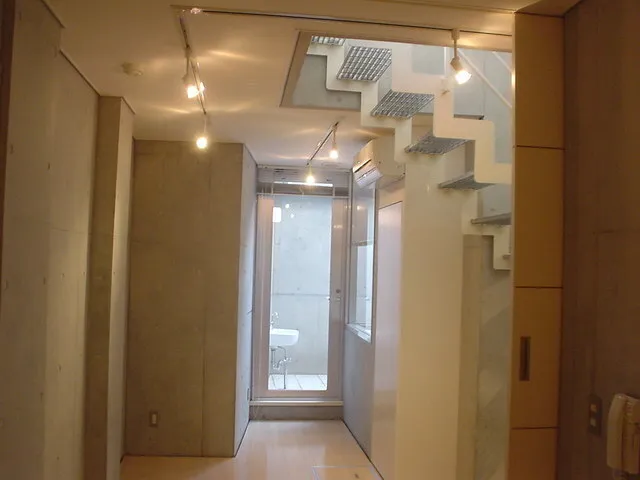 Motosumiyoshi Art Flats - Interior - ["Wall", "Flooring", "Light fixture"]