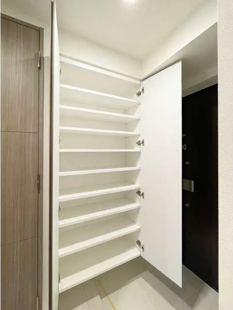 Milia Residence Hiroo - Interior - ["Door", "Fixture", "Wood"]