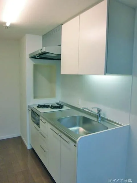 Comforia Harajuku - Interior - ["Property", "Room", "Cabinetry"]