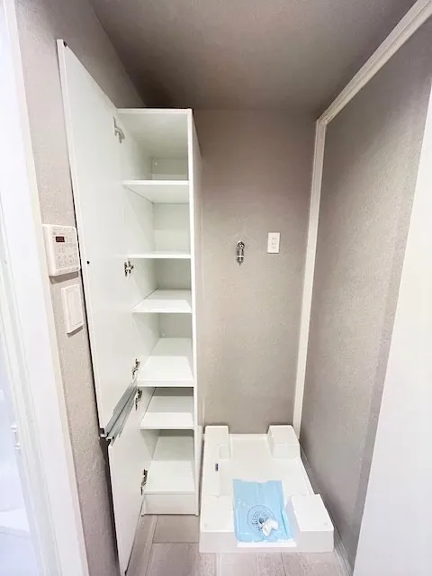 Residia Ikebukuro - Interior - ["Flooring", "Floor", "Room"]