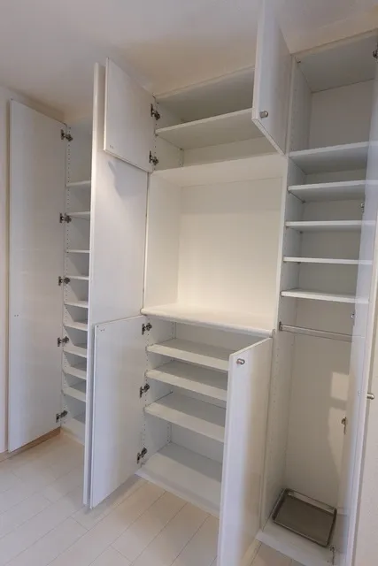 Garden Higashigaoka - Interior - ["Wood", "Shelving", "Flooring"]