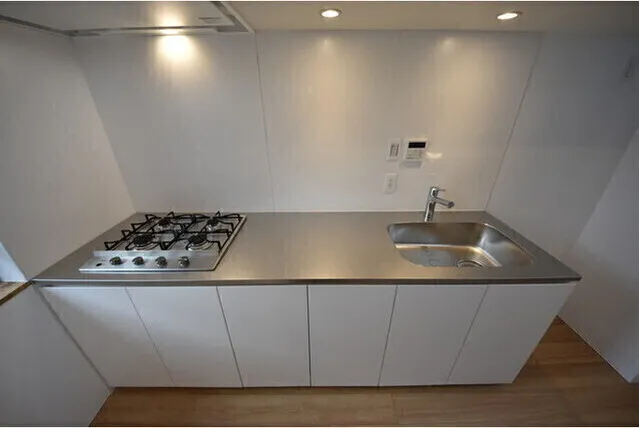Square Court Waseda - Interior - ["Tap", "Plumbing fixture", "Sink"]
