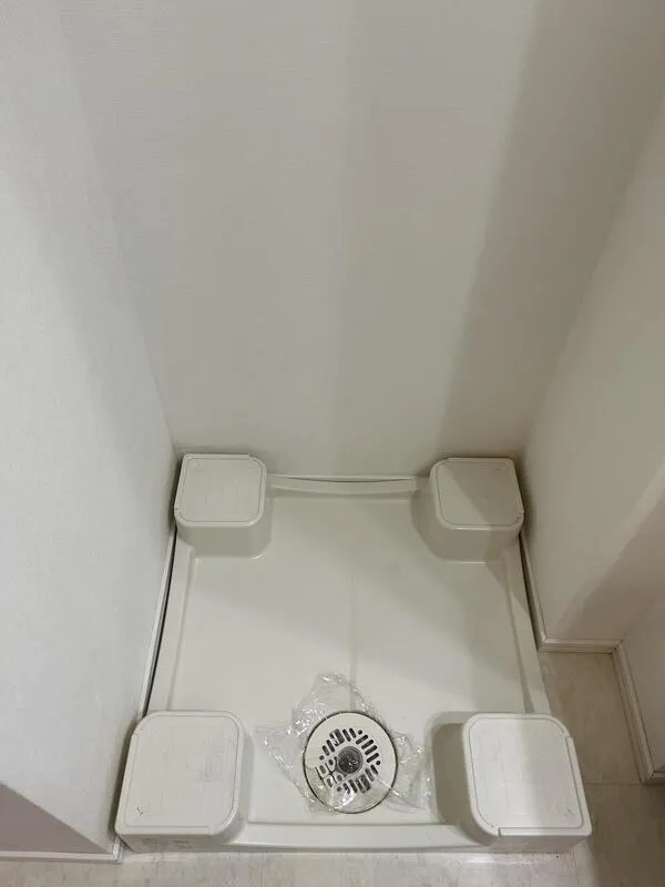 Lugente Valu Ueno - Interior - ["Bathroom", "Tile Flooring", "Plumbing fixture"]