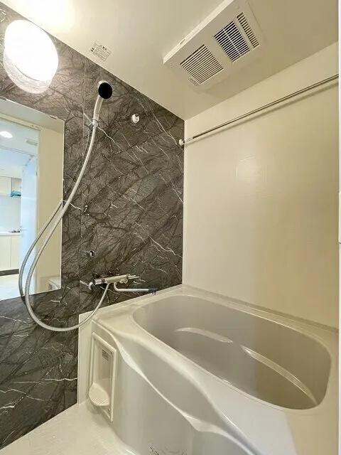 Comforia Liv Ueno - Interior - ["Flooring", "Plumbing fixture", "Interior design"]