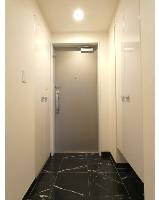 LaSante Gotanda - Interior - ["Wall", "Flooring", "Floor"]