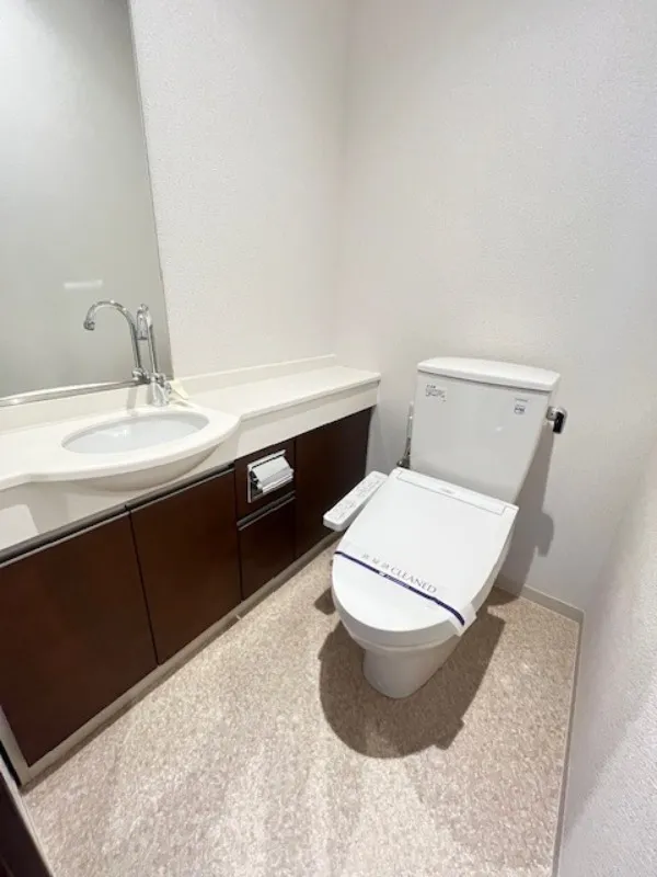 West Park Tower Ikebukuro - Interior - ["Plumbing fixture", "Flooring", "Floor"]