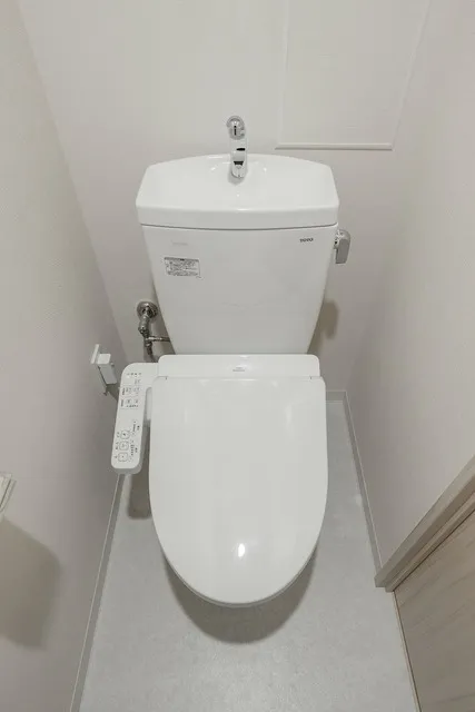 Terrace Kitasenju - Interior - ["Toilet seat", "Toilet", "Plumbing fixture"]