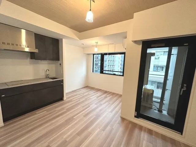 Baus Flats Nihonbashi Hamacho - Interior - ["Property", "Cabinetry", "Window"]