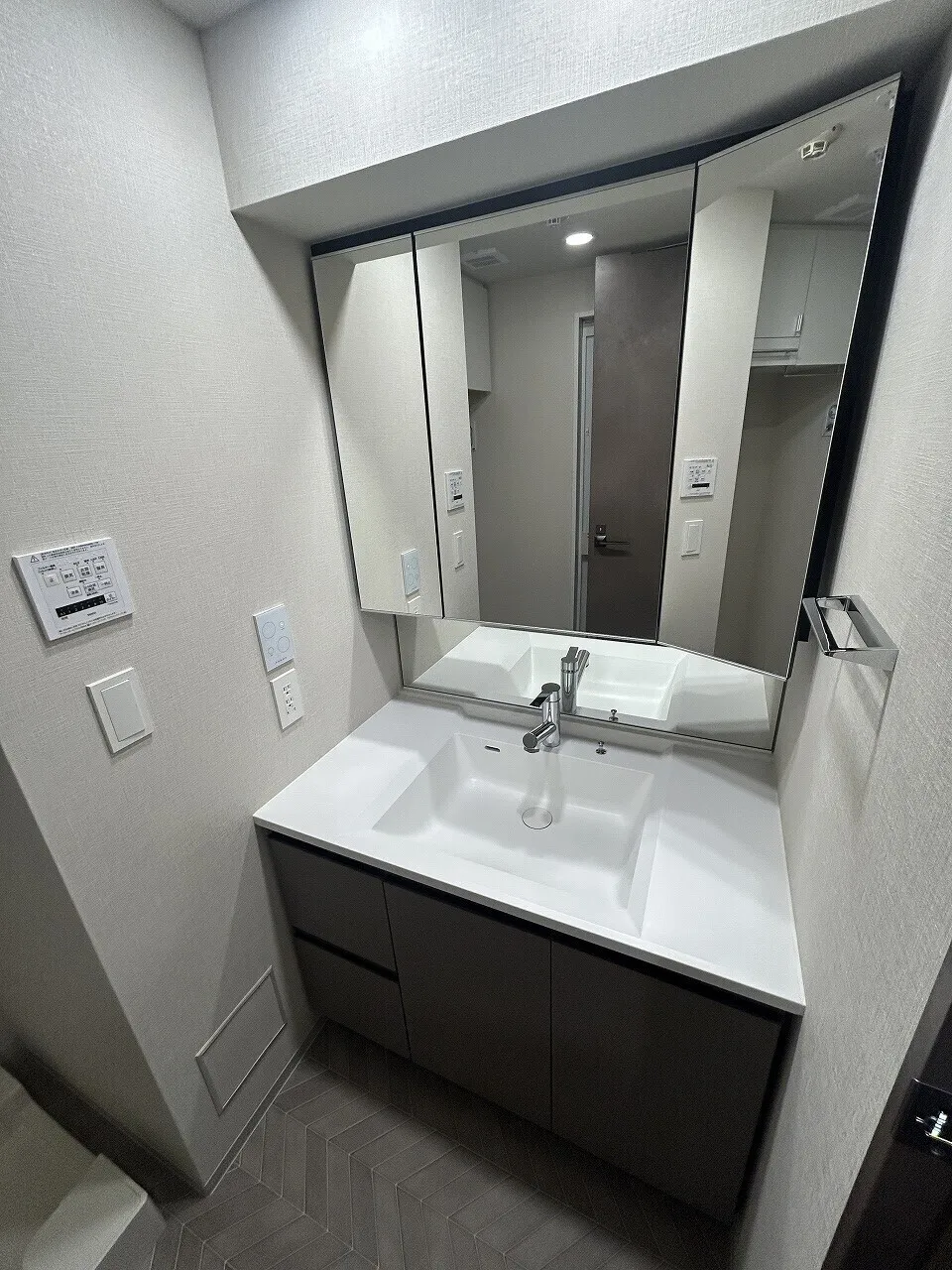 Blanchiesta Kiba - Interior - ["Plumbing fixture", "Bathroom Sink", "Floor"]
