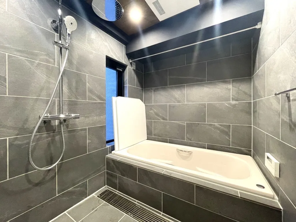 Jingumae House B1F, 1F
