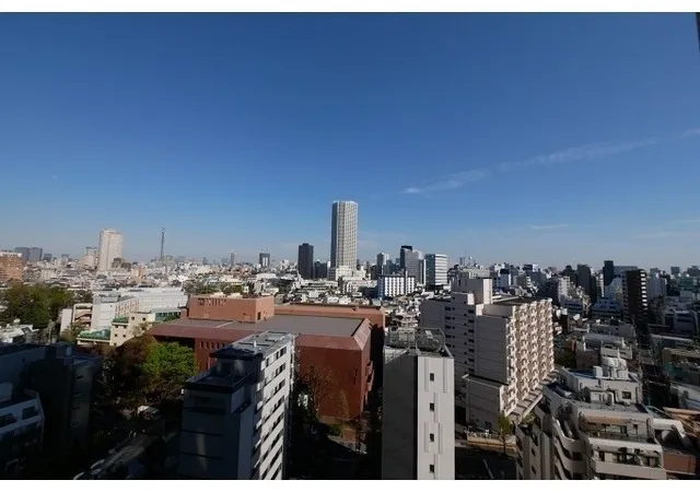 Comforia Shinjuku East Side Tower - Interior - ["Urban area", "Daytime", "Building"]
