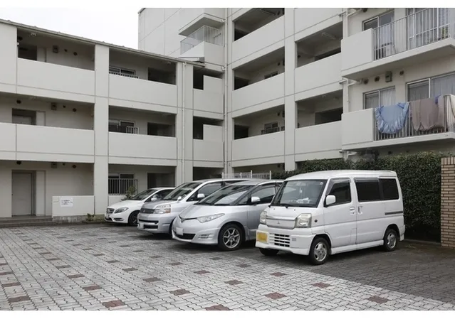 Le Verte Chofu - Exterior - ["Motor vehicle", "Tire", "Car"]