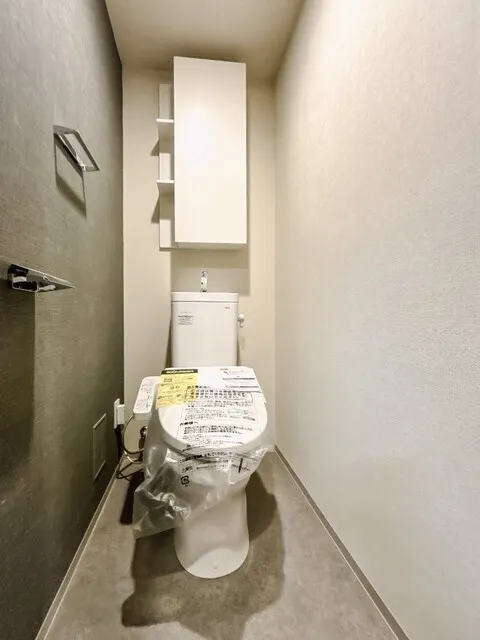 Royal Parks Ariake - Interior - ["Toilet seat", "Flooring", "Toilet"]