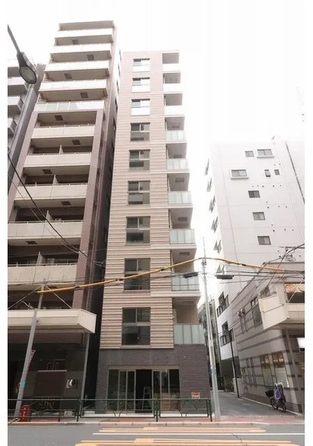 Pure Residence Koishikawa - Exterior - ["Building", "Window", "Fixture"]
