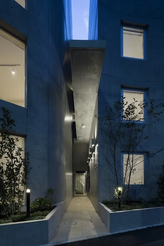 EXAM Yoga - Exterior - ["Wall", "Apartment", "Composite material"]