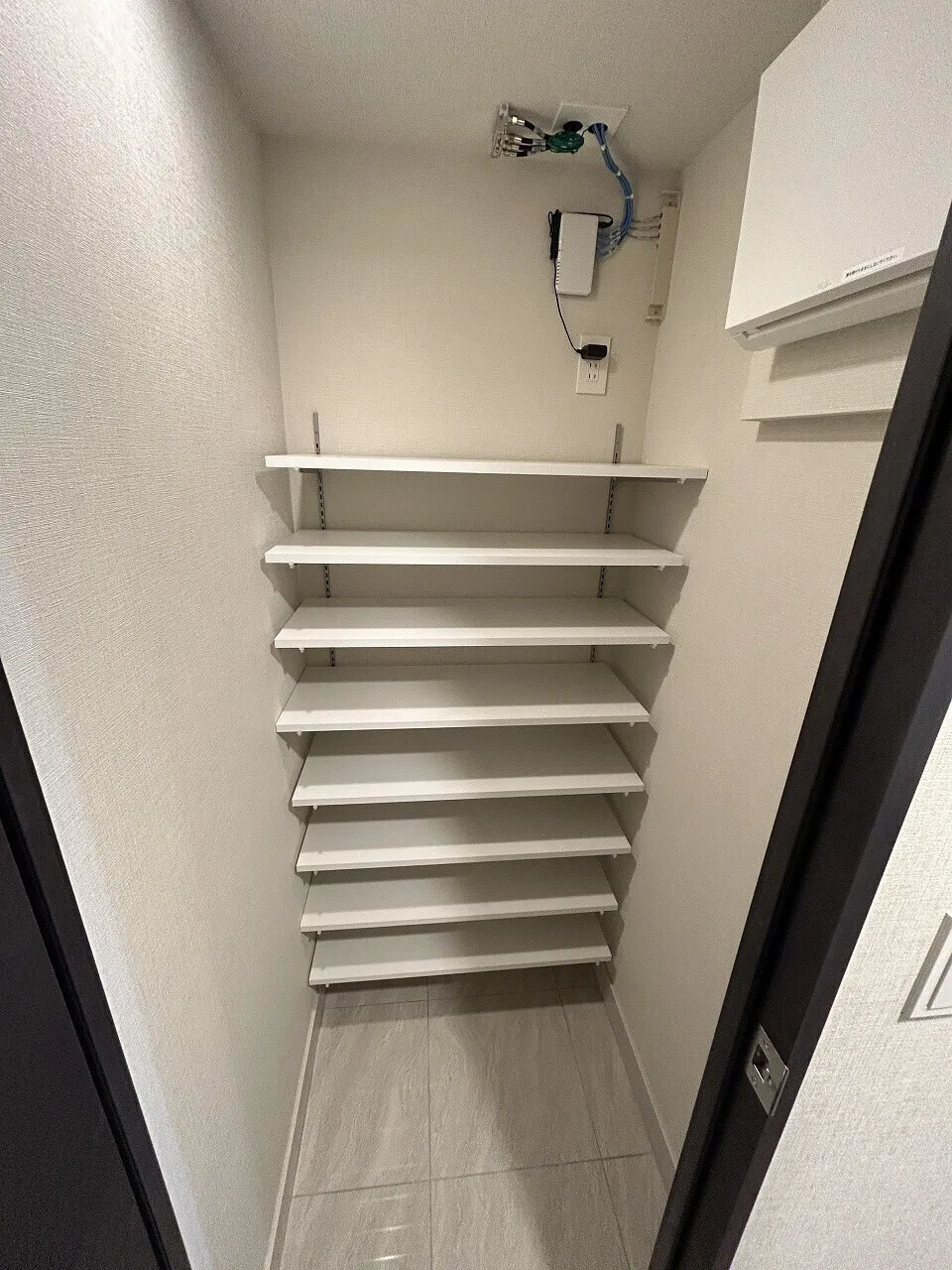 Blanchiesta Kiba - Interior - ["Shelving"]