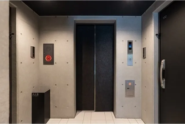 Well Square Nishi-Shinjuku 5-Chome - Exterior - ["Elevator", "Silver", "Aluminium"]