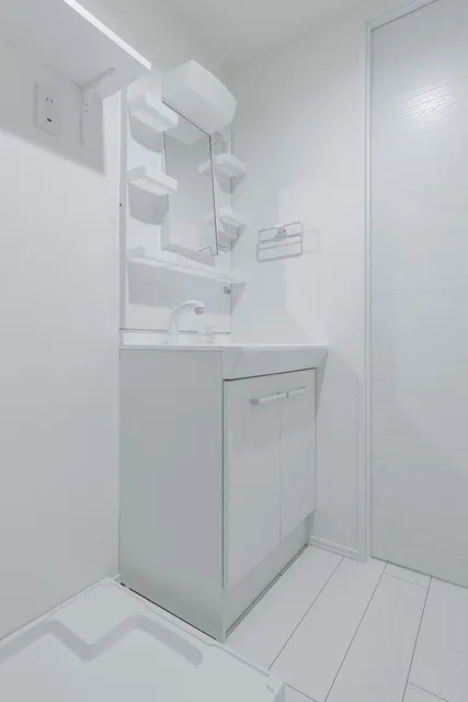 Aglaia Shinjuku Yokoteracho - Interior - ["White", "Flooring", "Floor"]