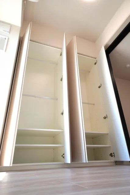 Brillia Ist Ueno Inaricho - Interior - ["Fixture", "Building", "Wood"]