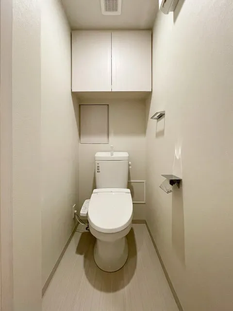 Ichigayadaimachizaka Front - Interior - ["Toilet seat", "Toilet", "Flooring"]