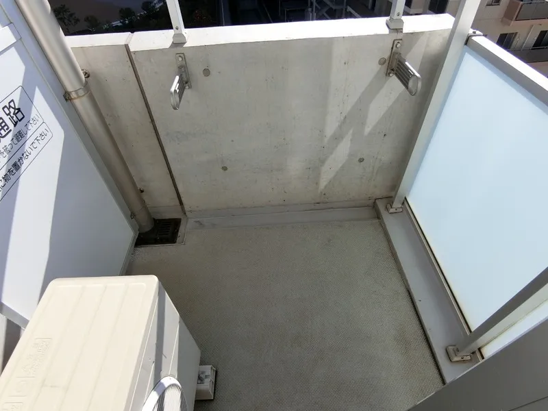 Haginaka East - Interior - ["Glass", "Daylighting", "Aluminium"]