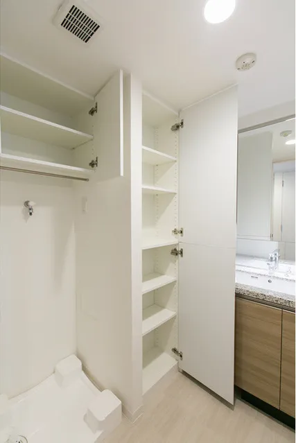 City Current Daikanyama - Interior - ["Property", "Cabinetry", "Building"]