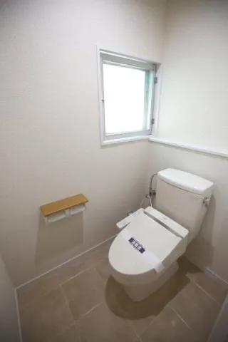 Ishikawa Building - Interior - ["Toilet seat", "Toilet", "Plumbing fixture"]