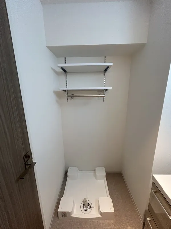 Gran Casa Sumiyoshi II - Interior - ["Flooring", "Floor", "Silver"]