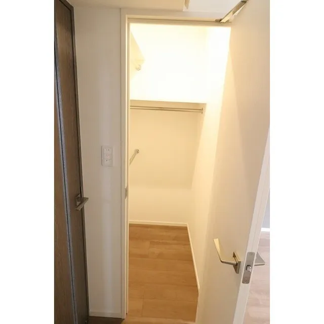 Comforia Sakura Josui - Interior - ["Property", "Room", "Door"]