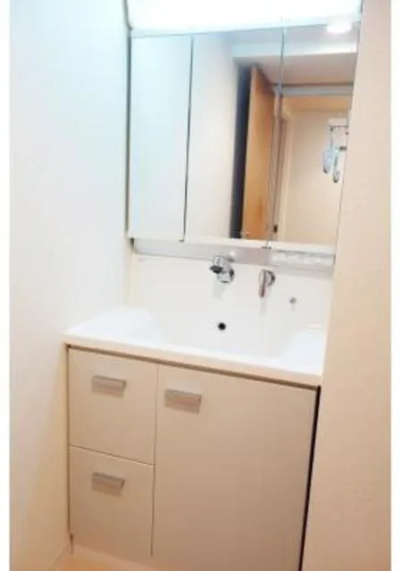 Park Axis Moto-Asakusa Stage - Interior - ["Flooring", "Floor", "Plumbing fixture"]