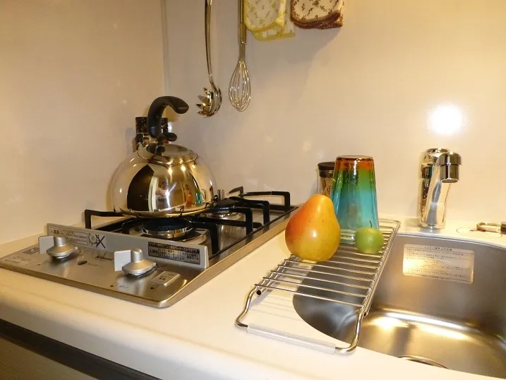 Residia Omori III - Interior - ["Tableware", "Countertop", "Kitchen appliance"]