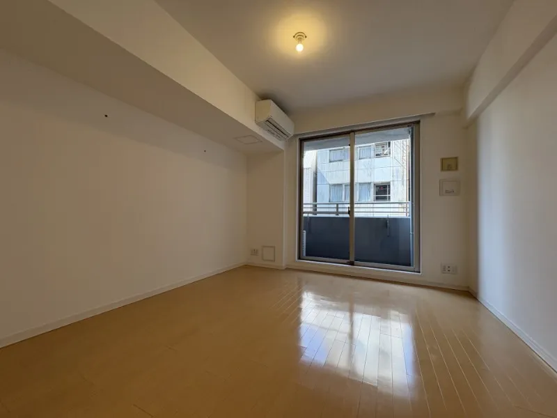 Residia Tsukiji - Interior - ["Flooring", "Floor", "Ceiling"]