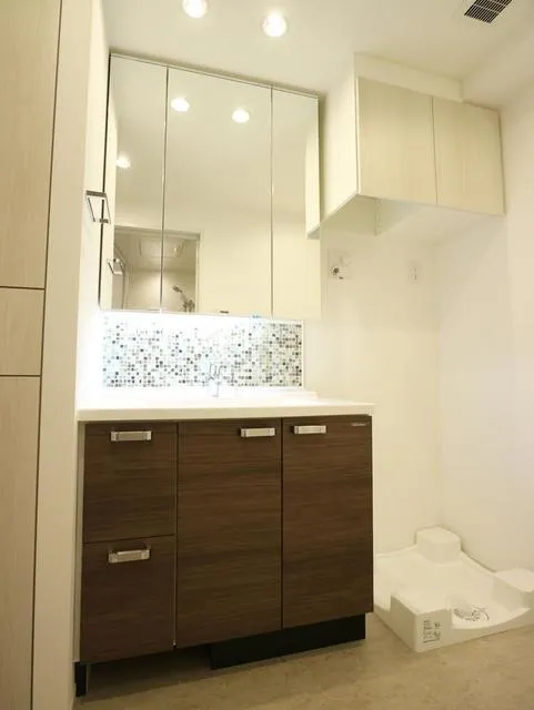 Baus Stage Hiroo - Interior - ["Bathroom", "Room", "Property"]
