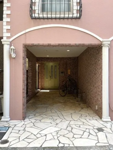 Wellhouse Hiroo - Other - ["Wall", "Door", "Brick"]