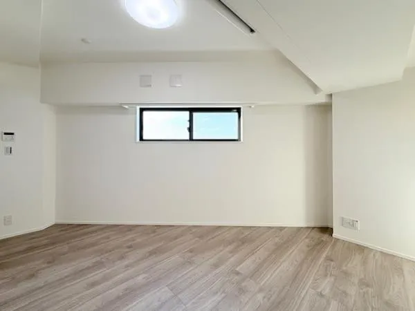 Elemi Motohasunuma - Interior - ["Flooring", "Floor", "Ceiling"]