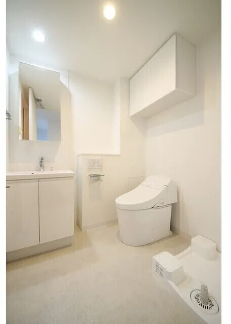 La Perla Ikejiri Ohashi II - Interior - ["Building", "Plumbing fixture", "Toilet seat"]