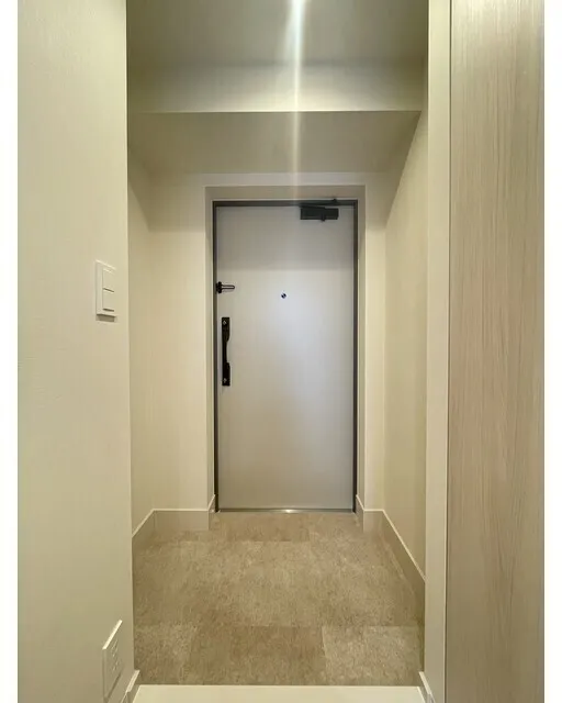 Comforia Liv Minamisunamachi East - Interior - ["Wall", "Flooring", "Floor"]