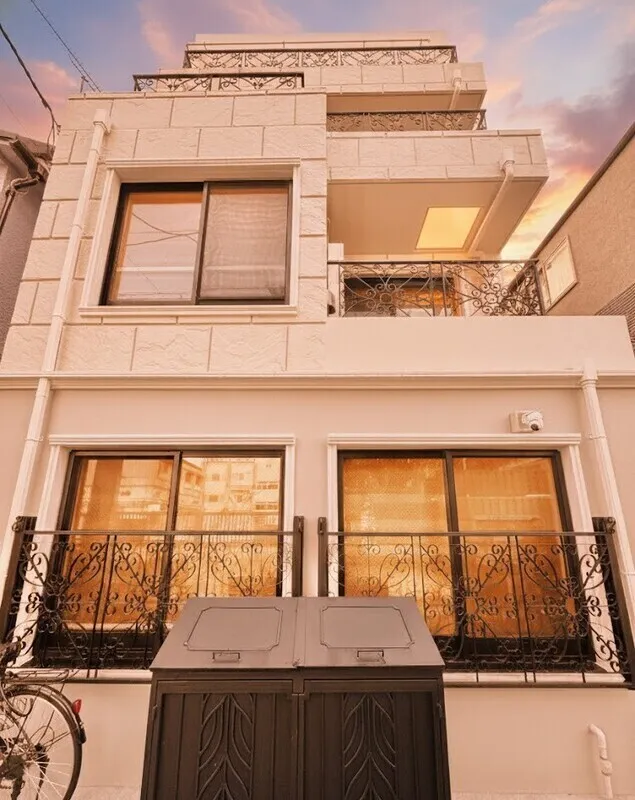 HERME TOGOSHI - Exterior - ["Wall", "Architecture", "Residential area"]