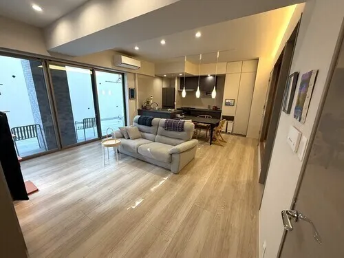Ferris Court Jiyugaoka - Design - ["Flooring", "Interior design", "Wood flooring"]
