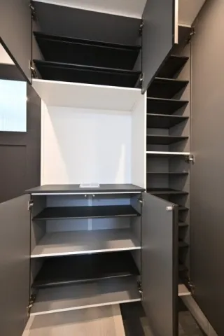 ES-Grande Higashinakano - Interior - ["Black", "Grey", "Silver"]