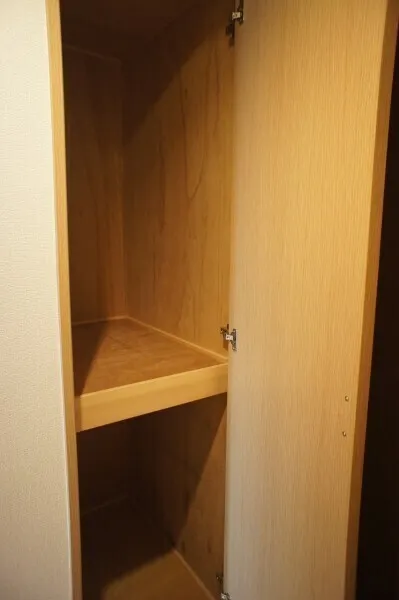 Sereno Shinagawa - Interior - ["Wood", "Flooring", "Floor"]